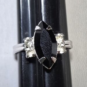 vintage Sarah Coventry "Jet Navette" ring black marquise-shaped stone Sz 7 Adjus